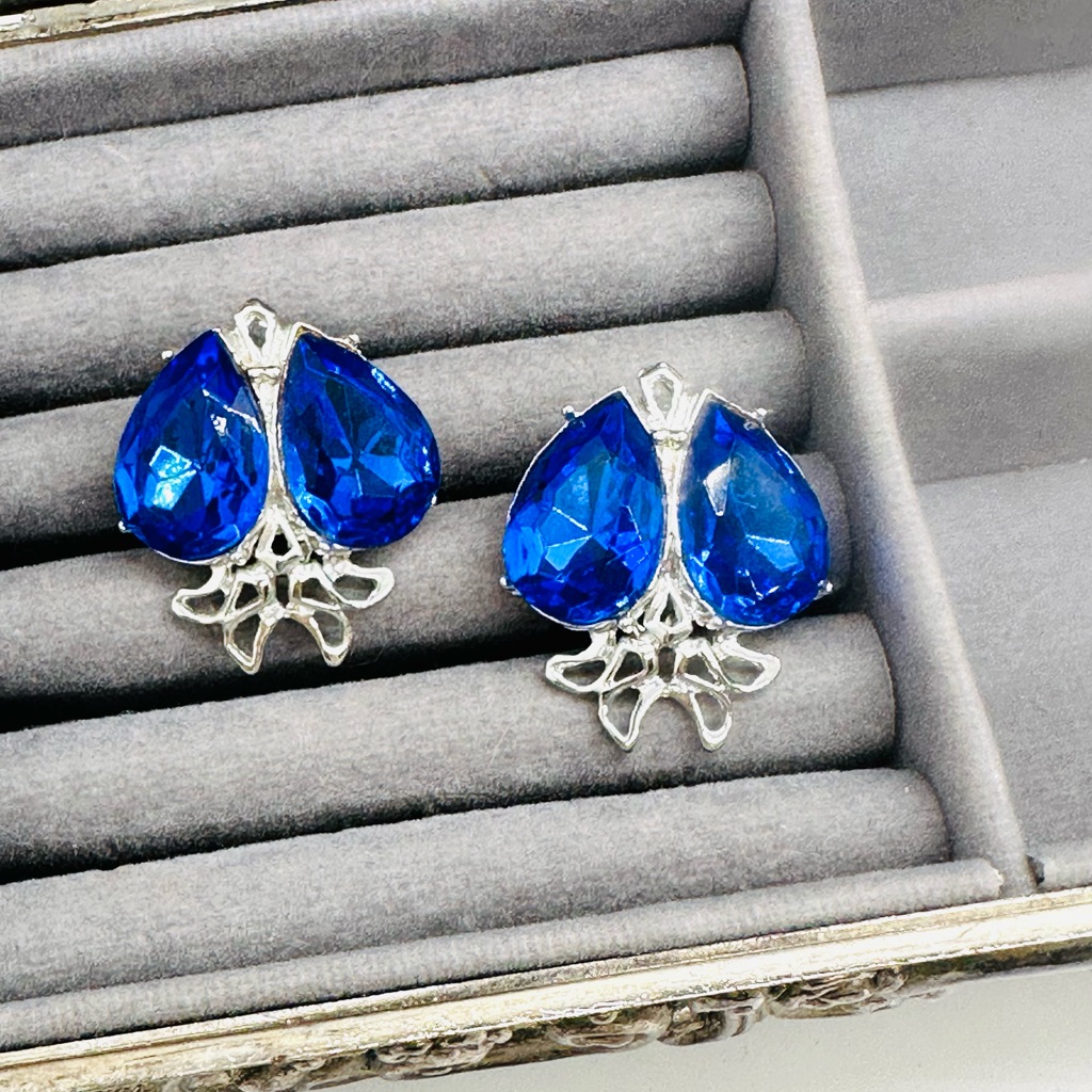 Vintage Blue Crystal Clip Earrings